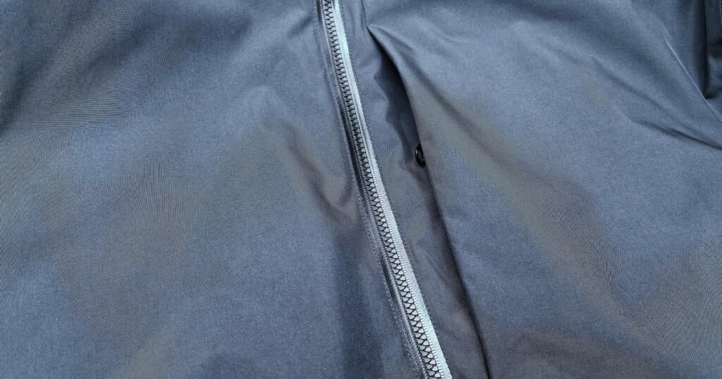 Fleece vs Down: Which Mid-Layer Wins for Outdoor Apparel Brands?